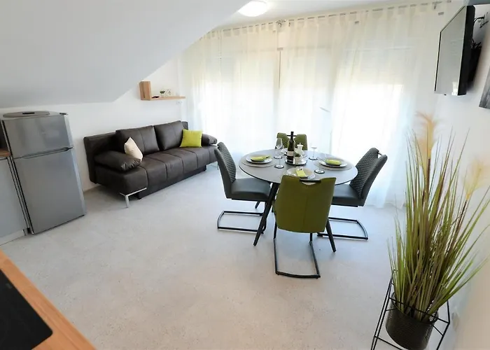 Appartement By The Sea - 18737 *