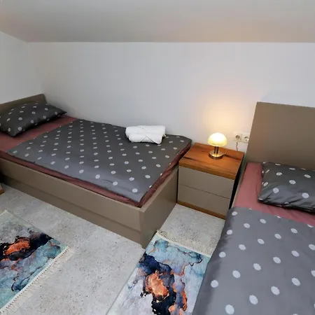 Apartment By The Sea - 18737 *